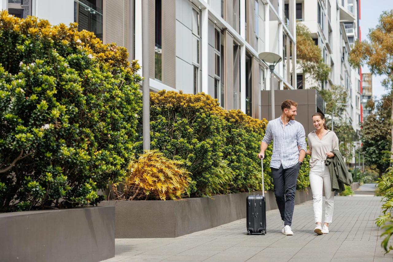 Meriton Suites Zetland Sidney Exterior foto The Village at the Village